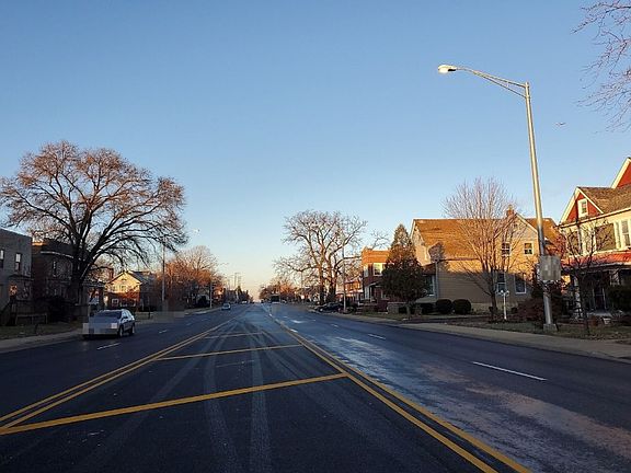 4th image of 2451 Burr Oak Ave