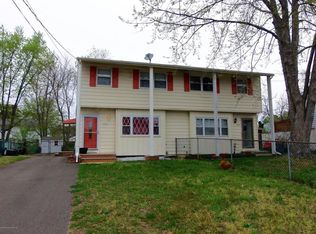 721 Cedar St, Lakehurst, NJ 08733