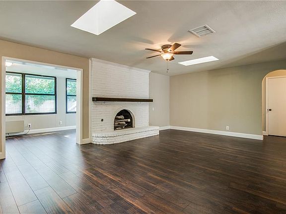 5th image of 809 Stratford Dr