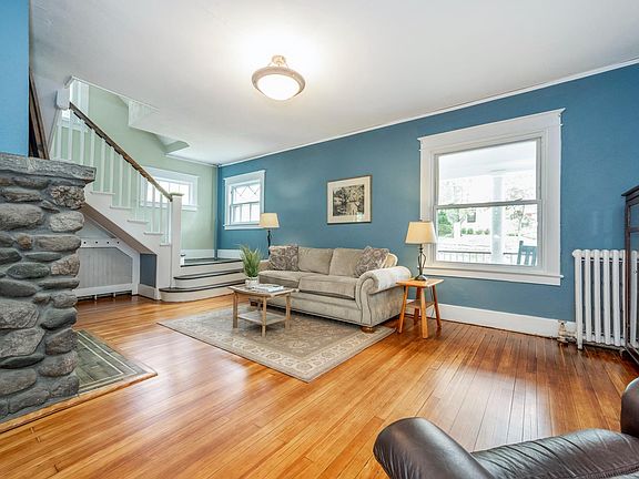 4th image of 50 Sunnyside Ave