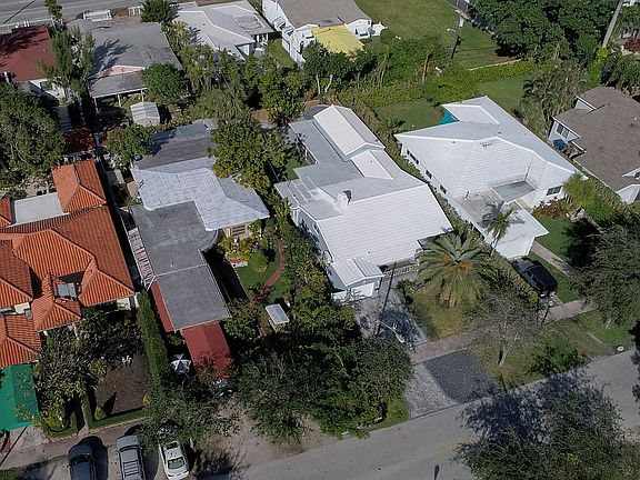 5th image of 1791 Biarritz Dr