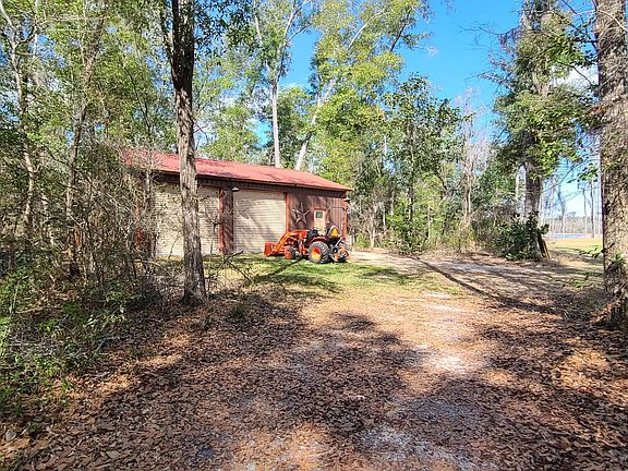 5th image of 3130 Magnolia Dr