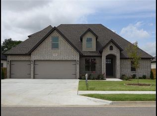 1080 Elizabeth Dr, Bentonville, AR 72713