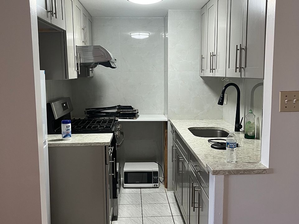 1st image of 10848 43rd Ave Floor 3