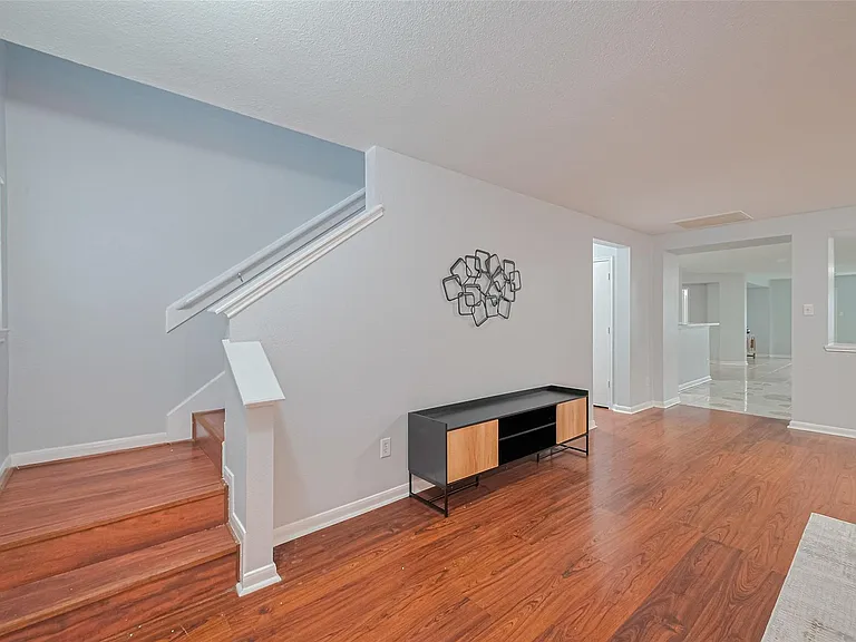 2123 Gable Hollow Ln — Photo 4