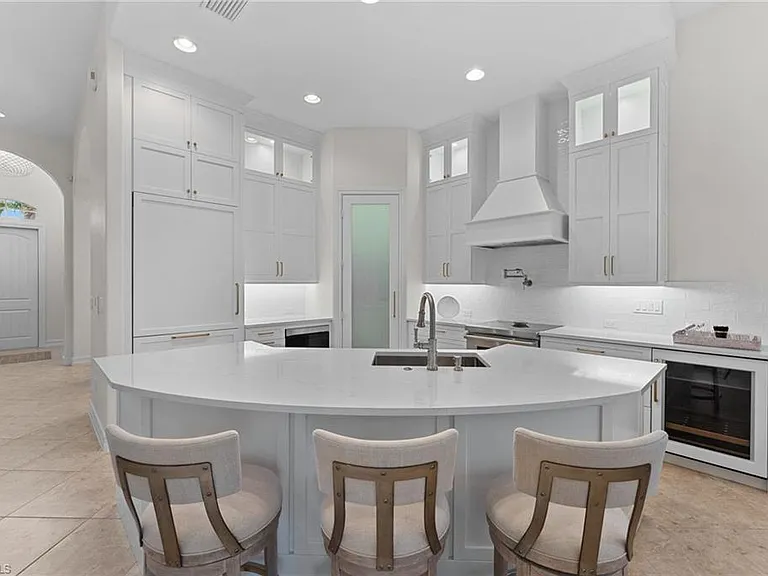 7831 Valencia Ct — Photo 19