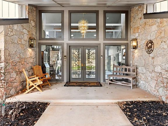 4th image of 1011 Saint Andrews Dr