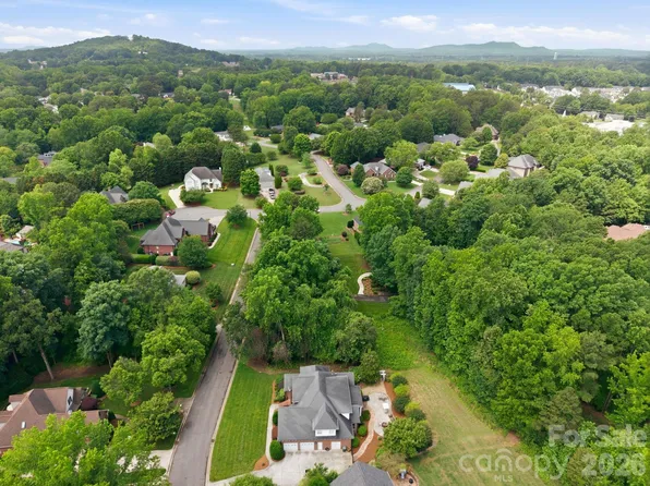 3716 Sand Wedge Dr, Gastonia, NC 28056