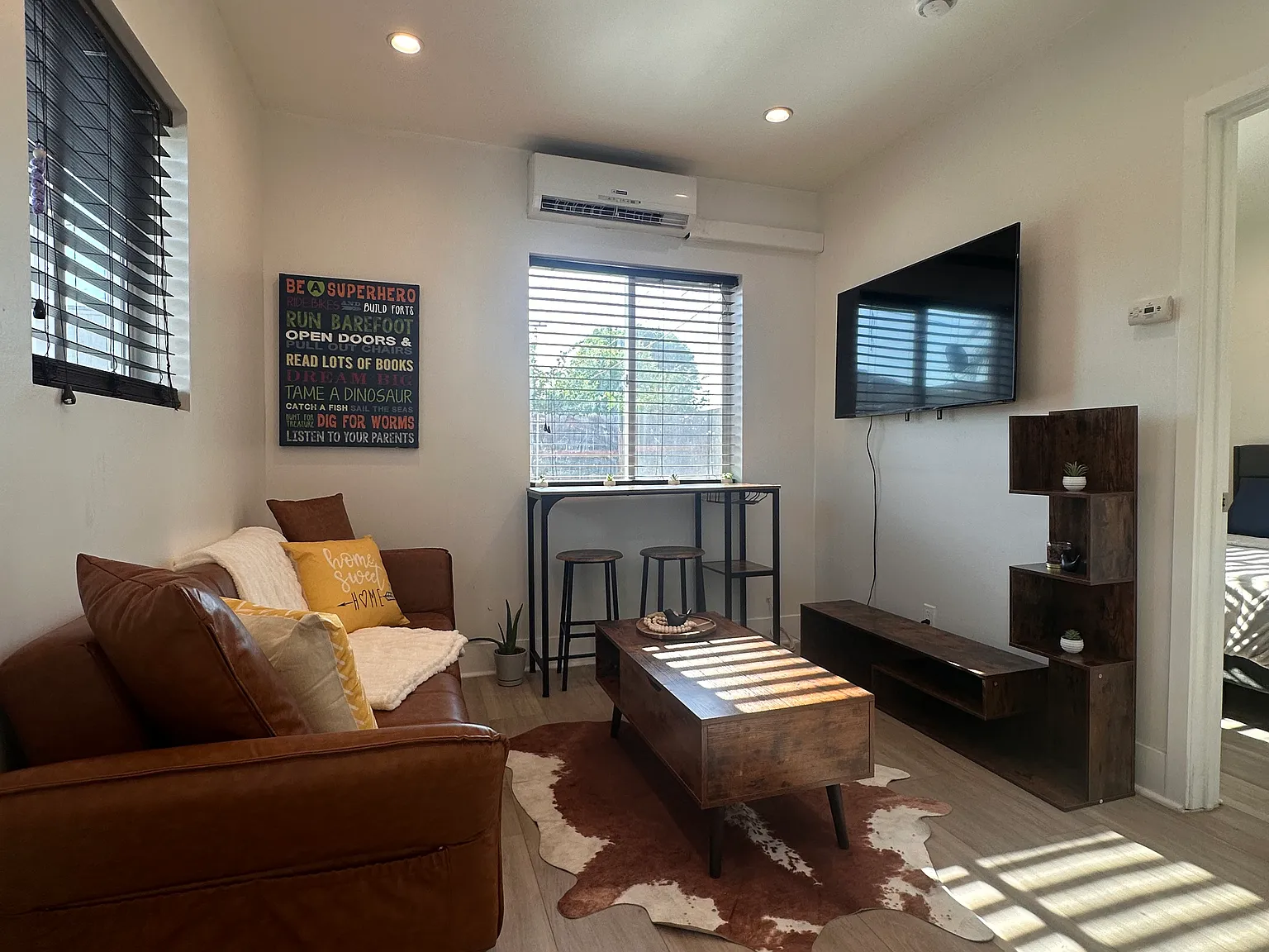 Lorne St, Lake Balboa — Photo 1