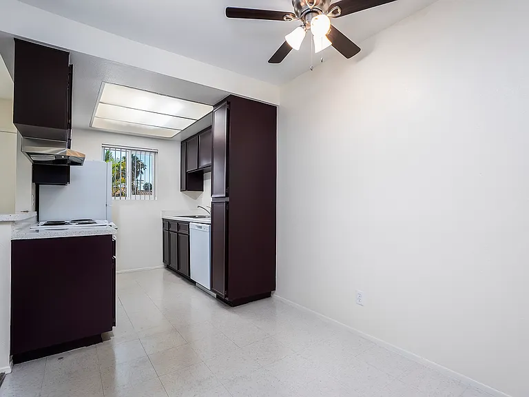 347 Roosevelt St #4A — Photo 10