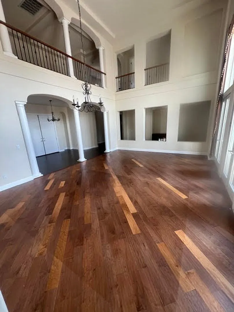 Gated Home in Somersett — Photo 3