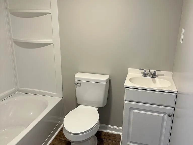 105 Sanford Rd — Photo 8