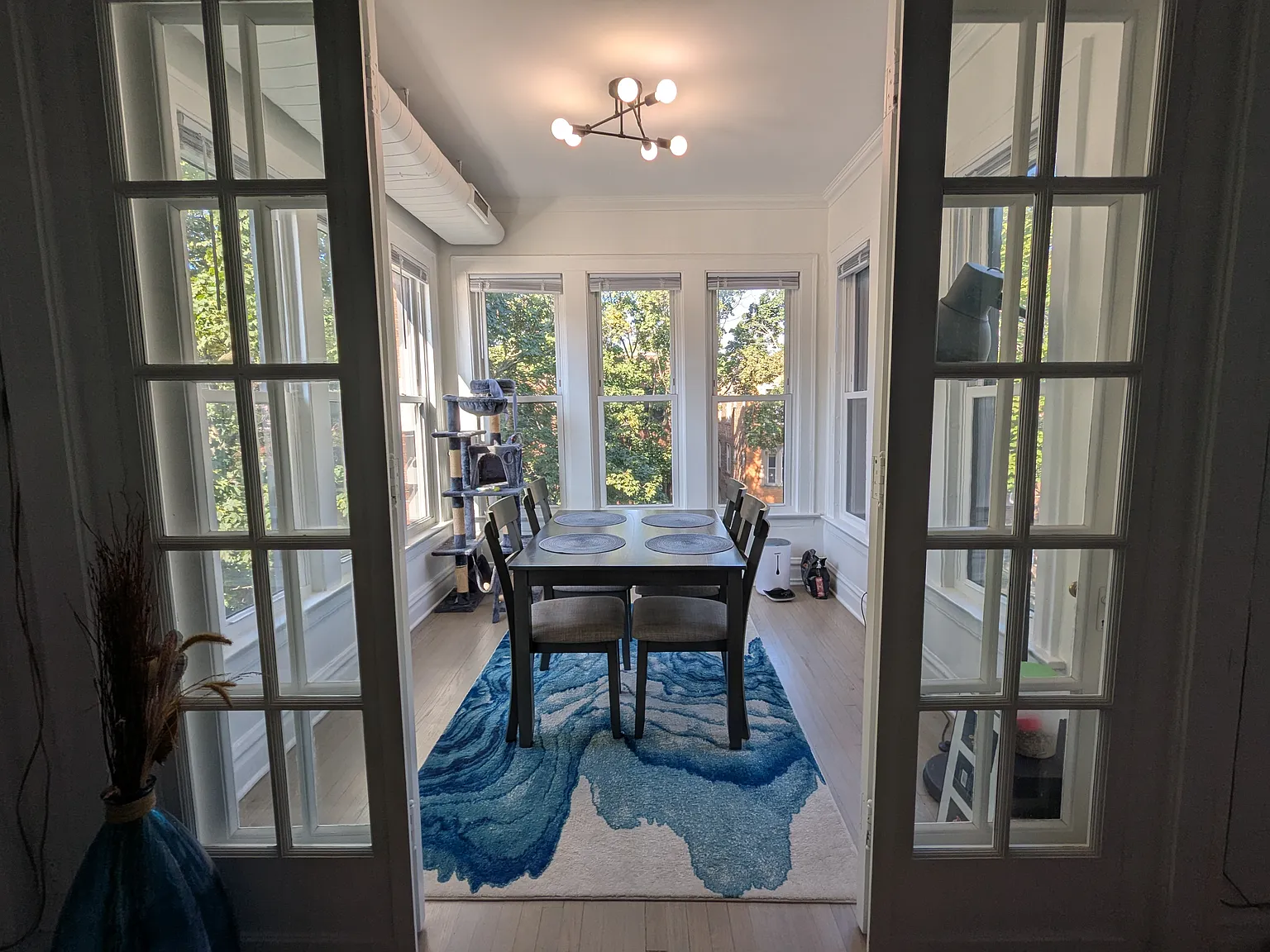 3 bed, 1200 sqft, $3,195 — Photo 3