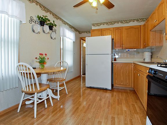 5th image of 7624 Catalpa Ave