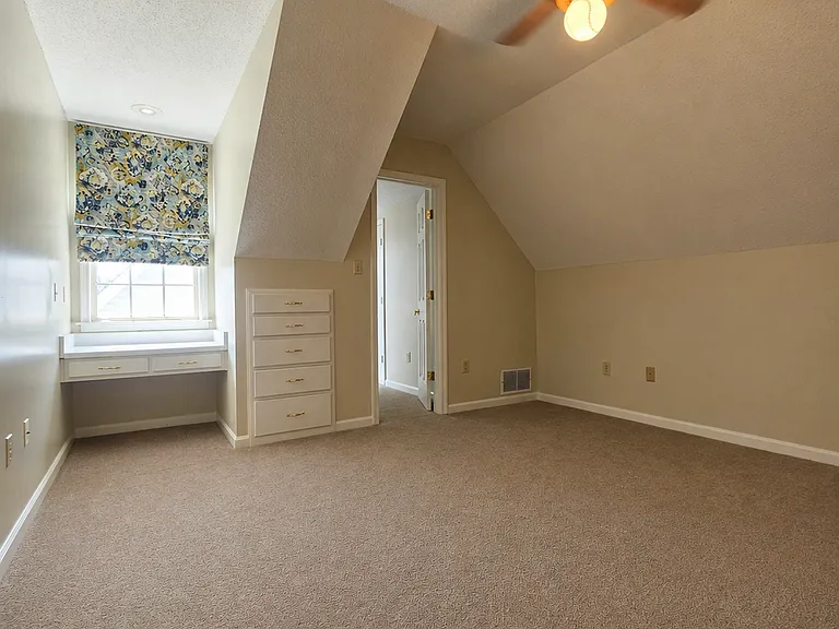 3888 Spring Lakes Cir — Photo 25