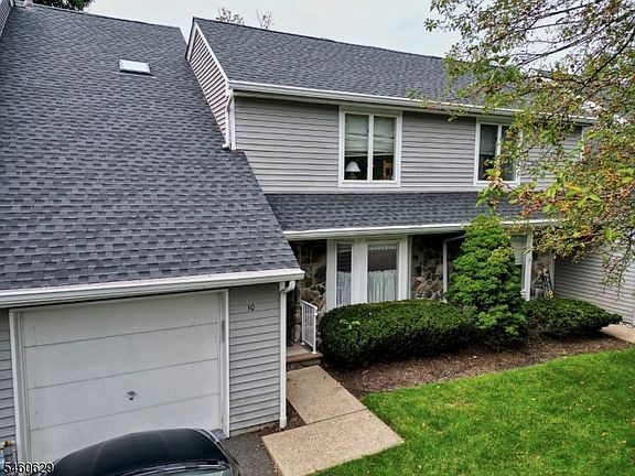 3rd image of 10 Matthew Rd