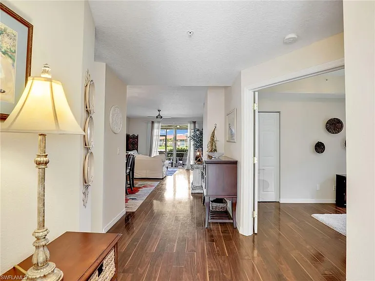 6670 Huntington Lakes Cir #104 — Photo 2