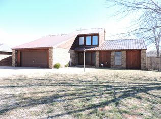 2113 Howard Cowper Dr, Clovis, NM 88101