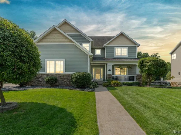4142 Oak St, Grand Blanc, MI 48439