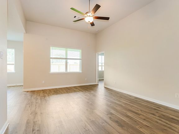 4th image of 412 San Miguel Creek Dr