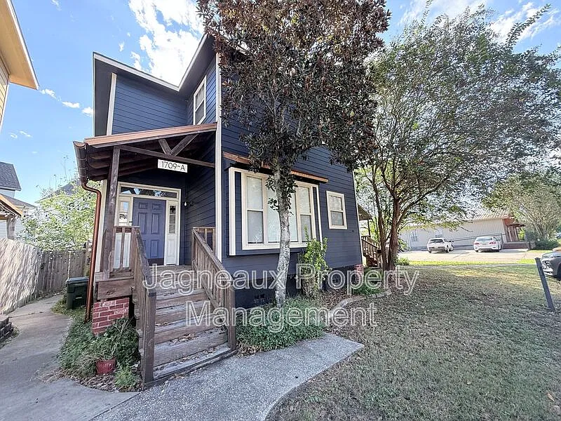 2 bed, 2.5 bath, 1364 sqft, $2,000 — Photo 1
