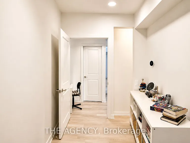 30 Upper Mall Way #A622 — Photo 19