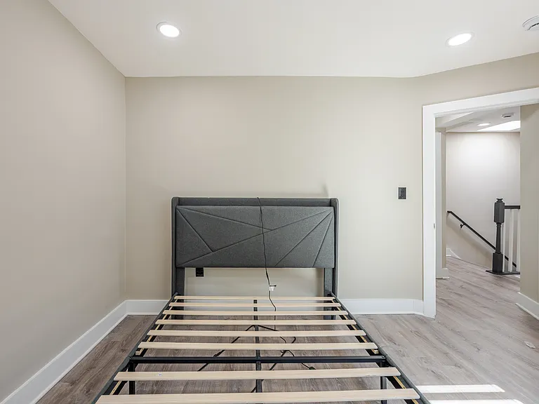 4523 Dix St NE — Photo 22