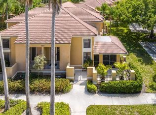 382 Prestwick Cir APT 4, Palm Beach Gardens, FL 33418