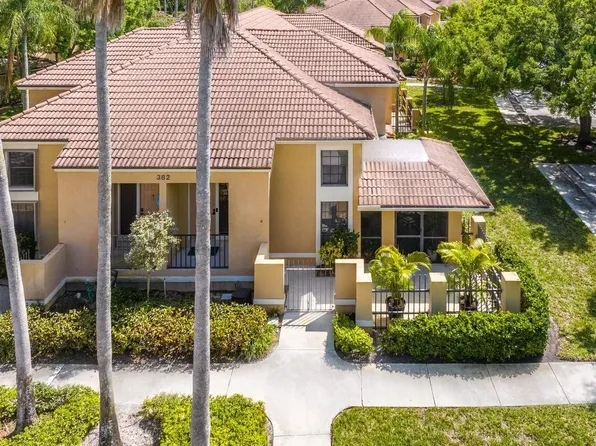 382 Prestwick Circle #4, Palm Beach Gardens, FL 33418