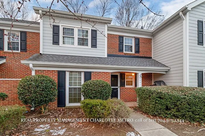 9451 Kings Falls Dr — Photo 2
