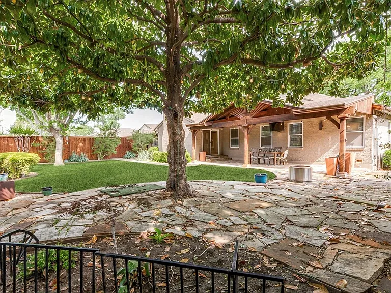 5820 Forest Ln — Photo 19