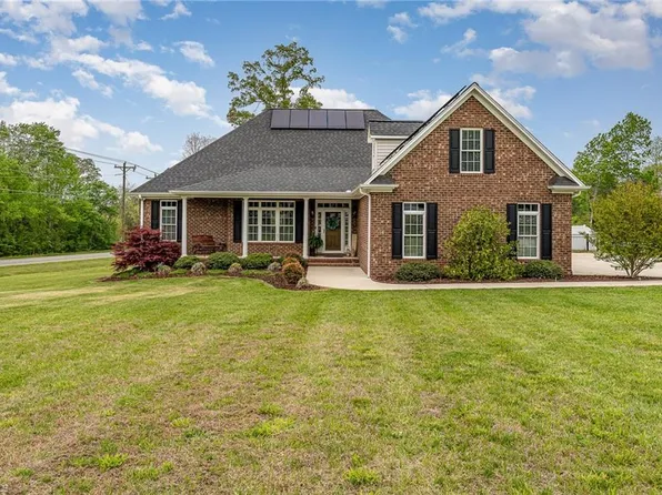 3097 Creek Point Rd, Graham, NC 27253