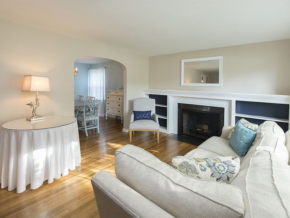 1st image of 2269 Winfield Ave