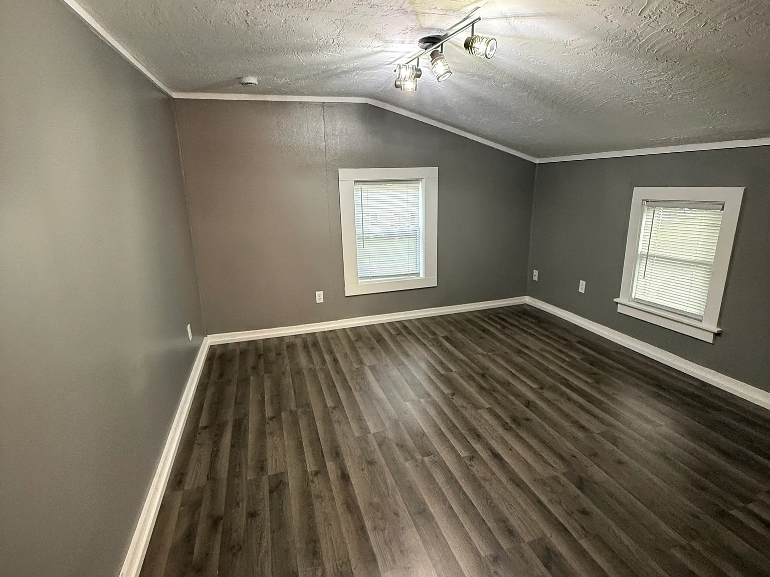2 bed, $1,600 — Photo 4