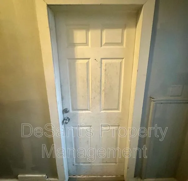 1141 Brabec St — Photo 2