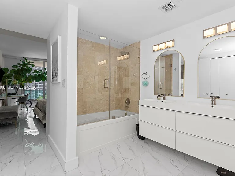 350 S Miami Ave #2102 — Photo 23