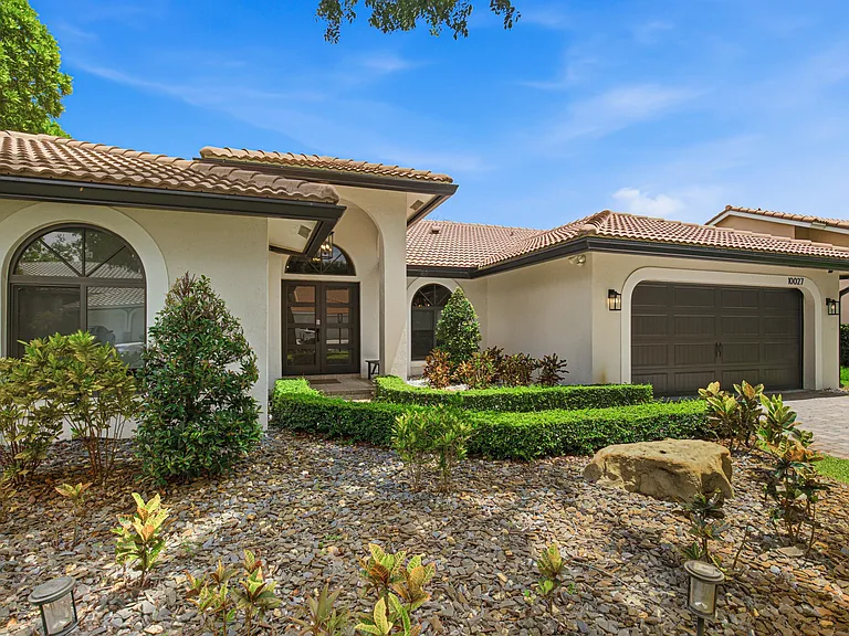 10027 NW 56th Ct — Photo 5