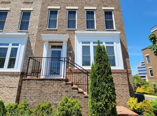 11355 Ridgeline Rd, Fairfax, VA 22030