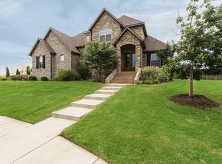 704 Gleneagle Ln, Cave Springs, AR 72718