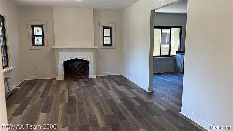 131 Maple St — Photo 3