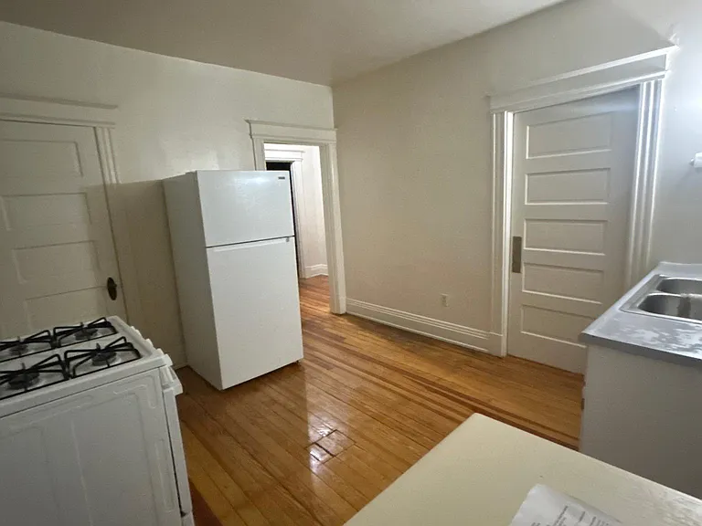 740 E 10th St #2 — Photo 7