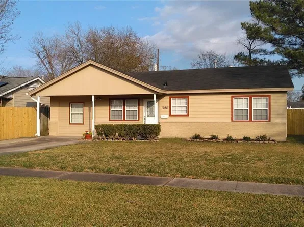 1938 Coulcrest Dr, Houston, TX 77055