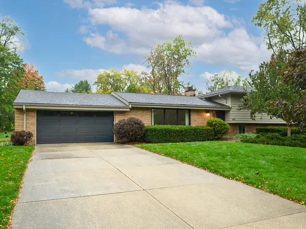 1415 Shawnee PASS, Brookfield, WI 53005