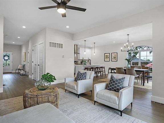 5th image of 4848 Blackhawk Dr