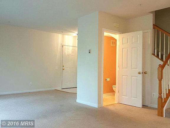 3rd image of 214 Fallsgrove Blvd Unit 11