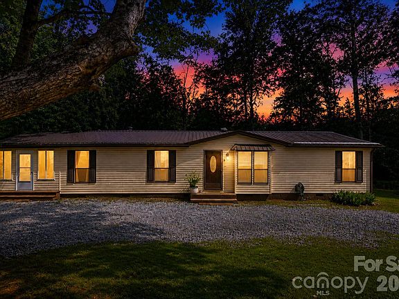 3rd image of 428 Hoot Owl Rd