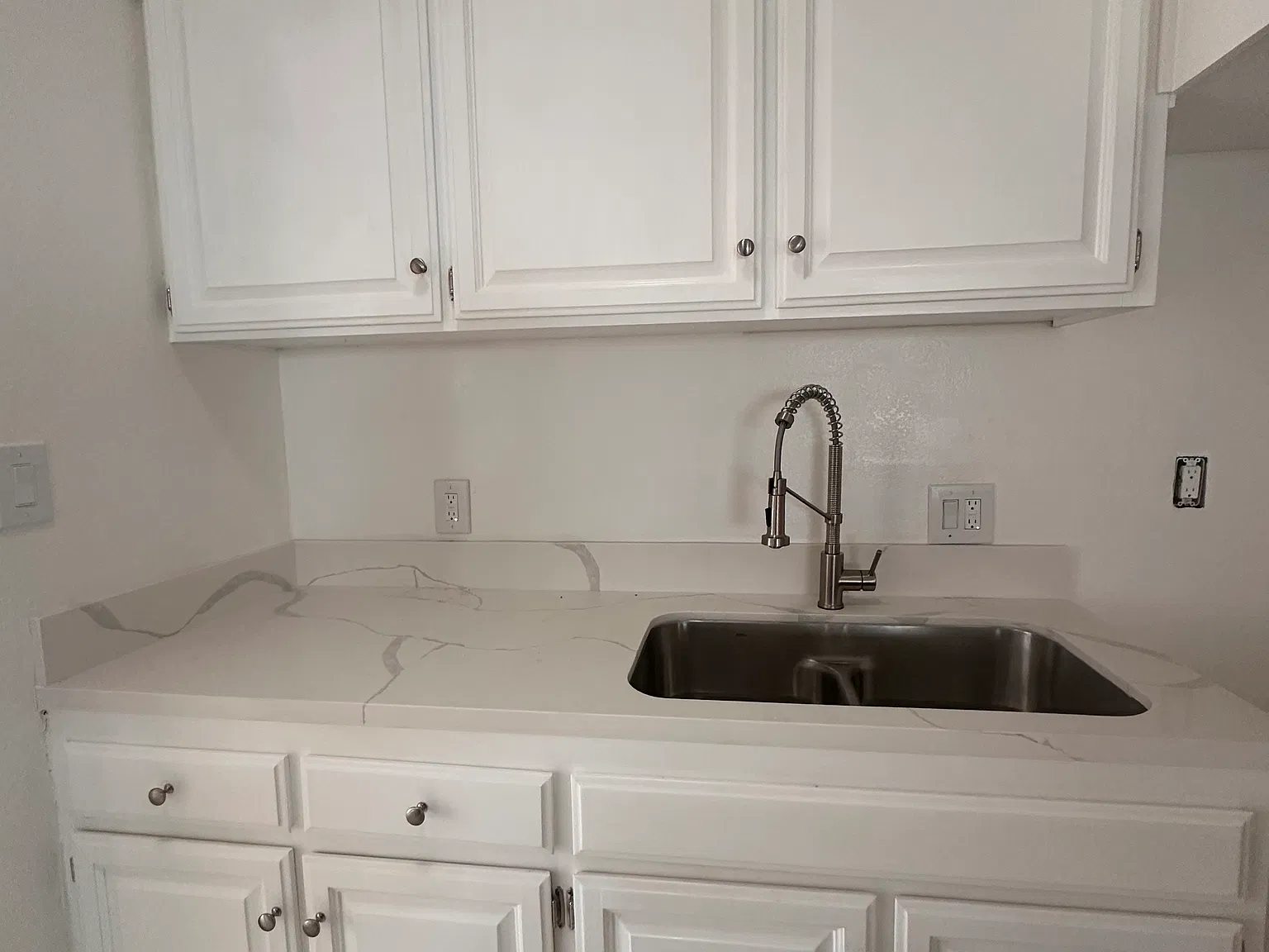 5 bed, 2112 sqft, $4,500 — Photo 4