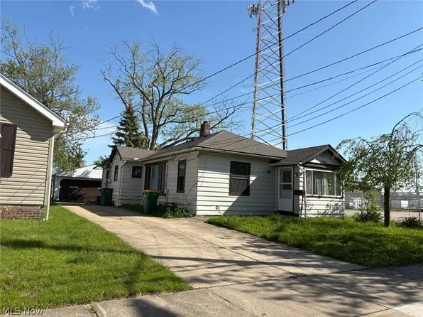 5733 Longwood Ave, Maple Heights, OH 44137