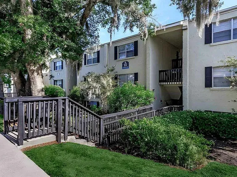 Silversmith Creek Apartments — Photo 25