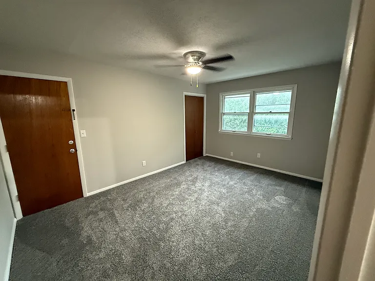 409 N Beech St #4 — Photo 15